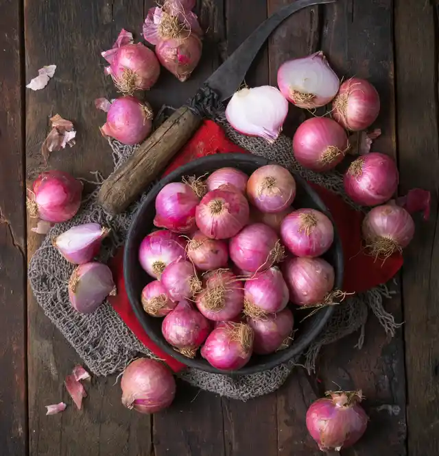 Onions increase the testosterone levels in the body.