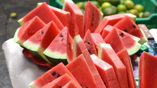 There a few versions of watermelon diet available online but primarily, there are two types, a short and a long one.
