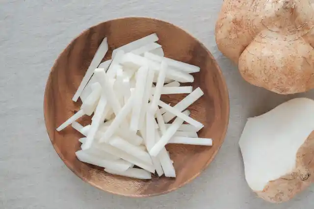 Jicama gives you copious amounts of fibre and covers over 40% of your daily vitamin C requirement.