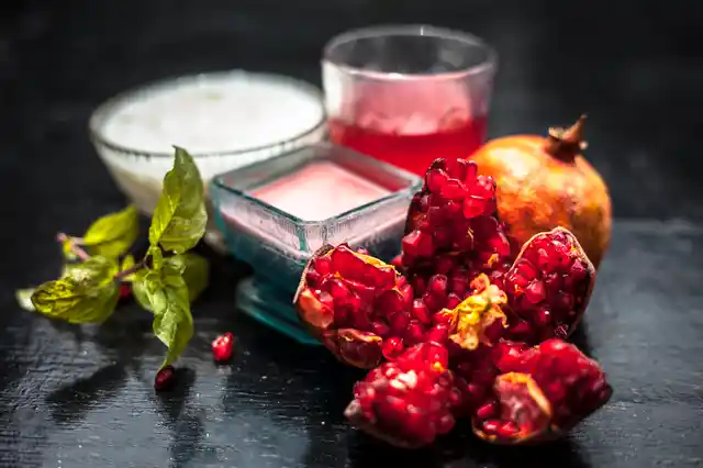 Pomegranate peels mixed with fresh milk make an excellent deep cleansing mask.