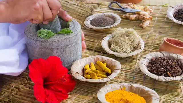 Ginger, turmeric and garlic have antimicrobial and anti-inflammatory properties.