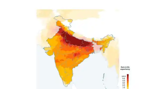 Life expectancy gained through reduction of PM2.5 concentration to WHO Guideline of 10 µg/m3 