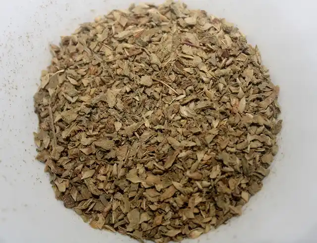 यह एक इतालवी जड़ी बूटी है.