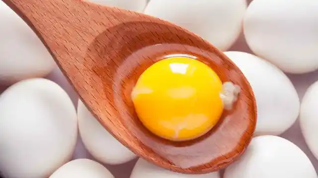 नाश्ते में अंडे से वजन पर भी नियंत्रण रखा जा सकता है.