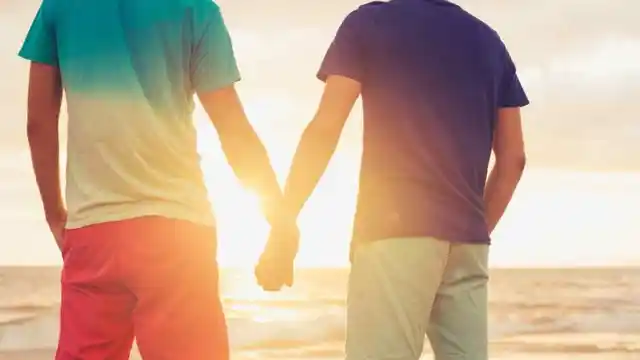 हम हमेशा प्यार को परिभाषित करने की कोशिश क्यों करते हैं?