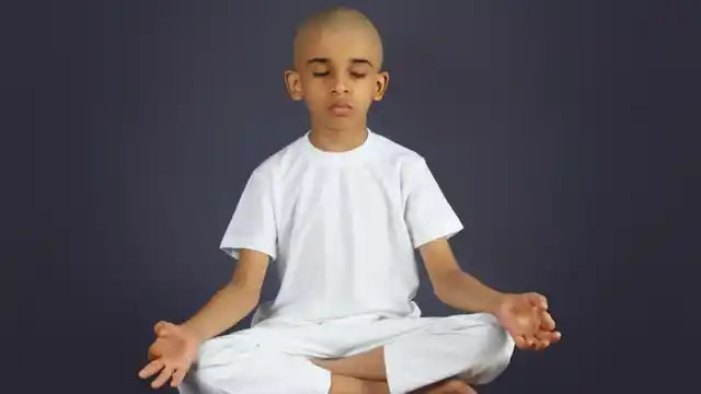 बौद्ध परंपरा पर आधारित, यह प्रैक्टिस हाल के वर्षों में खासी लोकप्रिय हो गई है.