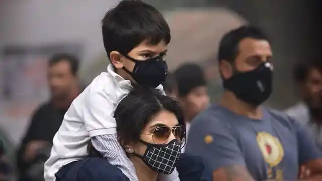 वायु प्रदूषण के कारणों को पहचान कर इन्हें कम करने की जरूरत है.