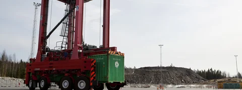 Kalmar reveals new generation of shuttle and straddle carriers