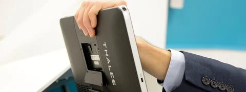 Air Arabia selects Thales for its fleet Electronic Flight Bag system