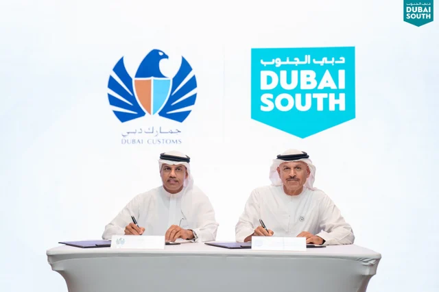 Khalifa Al Zaffin and Ahmed Mahboob Musabih signing the MoU’s