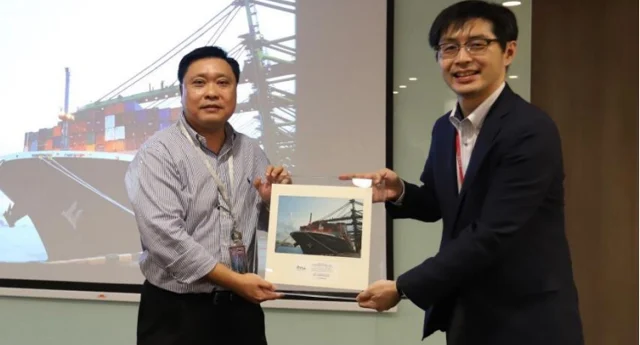 (From left) Mr. Philbert Chua, Vice President of PSA Singapore and Mr. Takashi Kase,Senior Vice President of Ocean Network Express