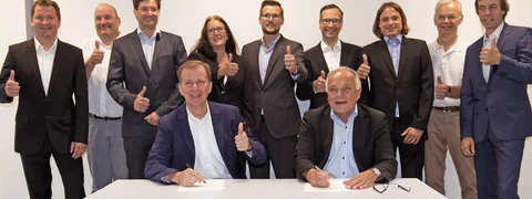 Siemens Digital Logistics merges with LOCOM