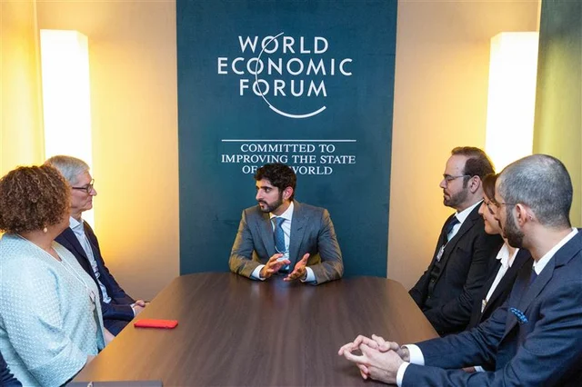 HH Hamdan bin Mohammed in his meeting with the elite from Apple