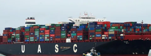 Hapag-Lloyd to LNG Retrofit 15000 TEU Vessel in ‘World First’