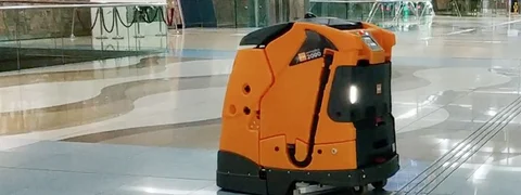Dubai RTA Using Robots to Clean Metro Stations