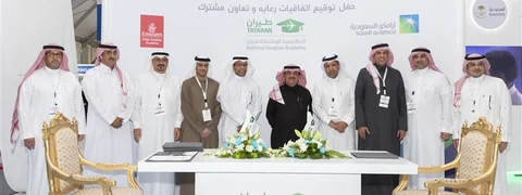 Emirates Flight Training Academy signs MoU with TAYARAN