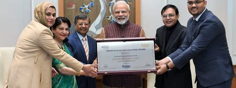 PM Modi के ‘फिलिप कॉटलर प्रेसीडेंशियल अवार्ड’ का राहुल ने उड़ाया मजाक 