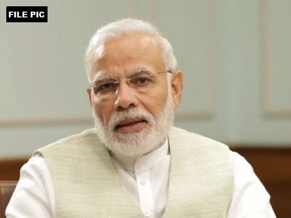 सरकार की चक्रवात पर नज़र 