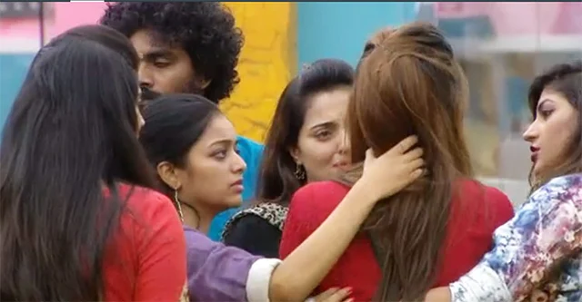 பிக்பாஸுக்கு பல்போ பல்பு... பழக்கத்த மாத்திக்கலாமே பாலாஜி... #BiggBossTamil2
