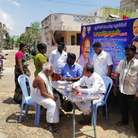 ``நடமாடும் எம்.எல்.ஏ அலுவலகம்” - புதுச்சேரி பா.ஜ.க-வினரின் புதுயுக்தி