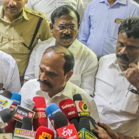 ``நான் அப்படிச் சொல்லவே இல்லை!’’ - வாட்ஸ்அப் வதந்திக்கு கடம்பூர் ராஜு பதில்