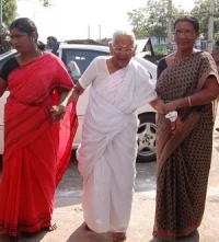 ஈழ தமிழருக்கு ஆதரவாக வைகோ தாயார் உண்ணாவிரதம்! (படங்கள்)