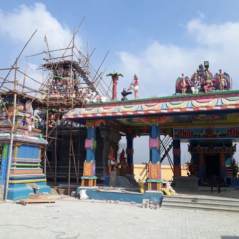 1300 ஆண்டுகள் பழைமைவாய்ந்த கடம்பூர் கைலாசநாதர் கோயிலில் கும்பாபிஷேகம்!