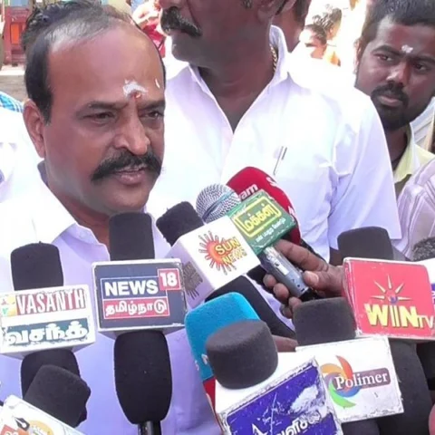 `ஸ்டெர்லைட் ஆலை விரிவாக்கத்துக்கு உதவியது தி.மு.கதான்!’ - அமைச்சர் கடம்பூர் ராஜு
