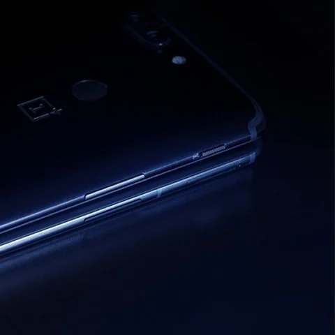ஐபோனை ஒழுங்காக காப்பி அடிக்குமா ஒன்ப்ளஸ் 6...?! #Oneplus6
