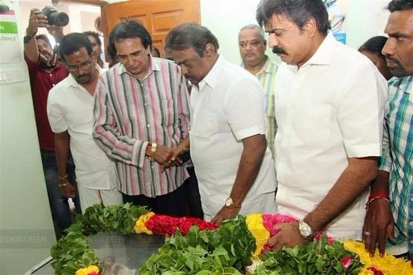 பிலிம் நியூஸ் ஆனந்தன் மரணம்- ஜெயலலிதா இரங்கல், விஜயகாந்த் நேரில் அஞ்சலி