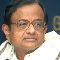 ப. சிதம்பரம் மனைவி, மகன் மீது நில அபகரிப்பு புகார்!