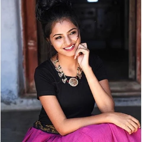 ஜம்ப் சூட், பலாசோ, கிராப் டாப்... கோடைக்கால ஆடைகள்... உங்களுக்கு எது பொருந்தும்?!