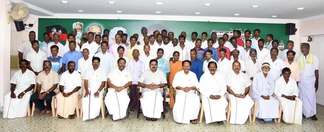 கட்சியை கலைத்துவிட்டு அ.தி.மு.க.வில் இணைந்த தலைவர்!