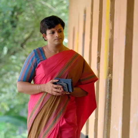 சமஉரிமைக்காகப் போராடும் திருநங்கை... மேரிக்குட்டி எனும் `SHE'RO! #NjanMarykutty படம் எப்படி?