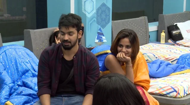 ஆப்சென்ட் ரெண்டு... செம்ம குஷி மஹத்... டேனிக்கு என்ன கடுப்போ #BiggBossTamil2