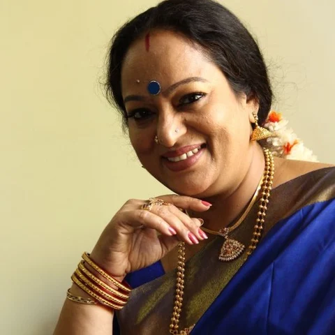 `எல்லா ஹீரோக்களையும் அண்ணானுதான் கூப்பிடுவேன்!' - நடிகை நளினி
