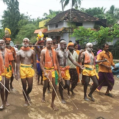 சட்ட ஒழுங்குக்காக காவடி எடுத்த காவல்துறையினர்!