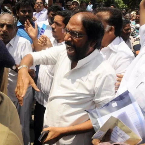 திருச்சி சிவா பேச்சுக்கு பி.ஜே.பி.யினர் எதிர்ப்பு ! ஆங்கிலத்தில் பேசியது தான் காரணமா?