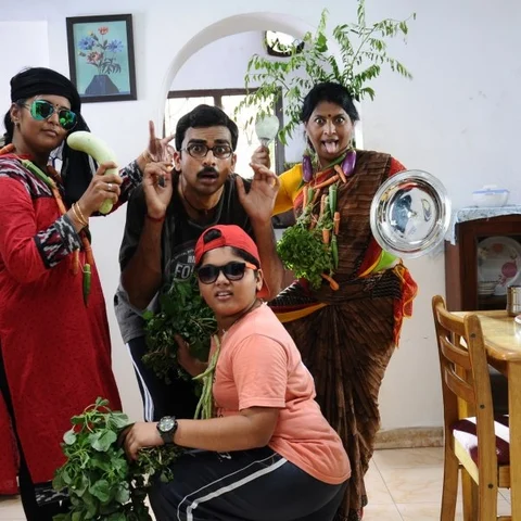 தனித்துத் தெரிகிறானா? ‘கூட்டத்தில் ஒருத்தன்’ விமர்சனம்!