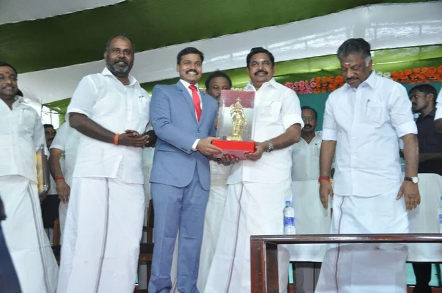 தமிழ்த்தாய் வாழ்த்து இல்லை; அவசர கதியில் கிளம்பிய முதல்வர்! - குழப்பத்தில் முடிந்த மதுரை விழா
