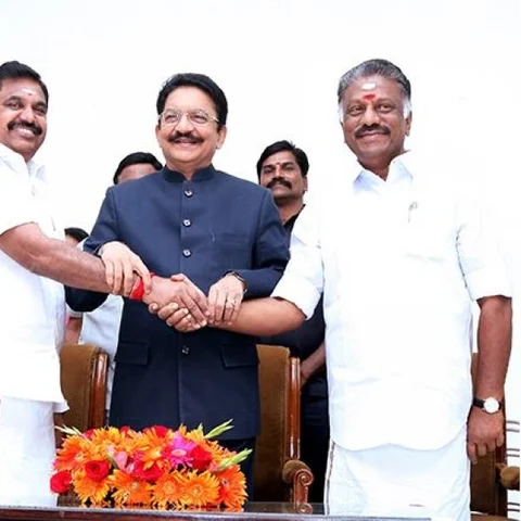 எடப்பாடி ஆட்சியைக் கவிழ்க்கக் காத்திருக்கும் அந்த '10 அமைச்சர்கள்'!