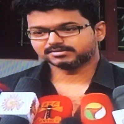 'கரன்சி திட்டத்தை வரவேற்கிறேன்... ஆனால், அந்தப் பாட்டியின் வேதனை... குழந்தையின் மரணம்..!’ - கலங்கும் விஜய்