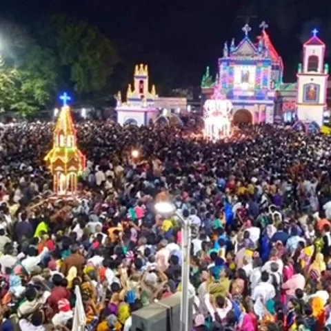 கோணாங்குப்பம் மாதா திருத்தலத்தில் தேர் திருவிழா! - அலைமோதிய பக்தர்கள் கூட்டம்