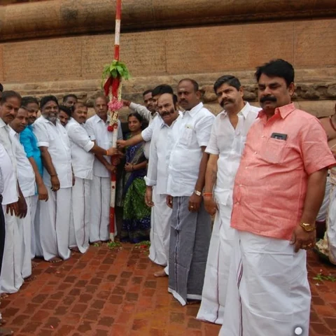 `எங்களின் கனவு சதயவிழாவில் நிறைவேறிவிட்டது'- தஞ்சை பெரிய கோயிலில் உருகிய பக்தர்கள்