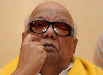 சசிகலா குழுவினருக்கு 136 திரையரங்குகள் இருப்பதாக கூறுவது உண்மையா? கேள்வி எழுப்பும் கருணாநிதி