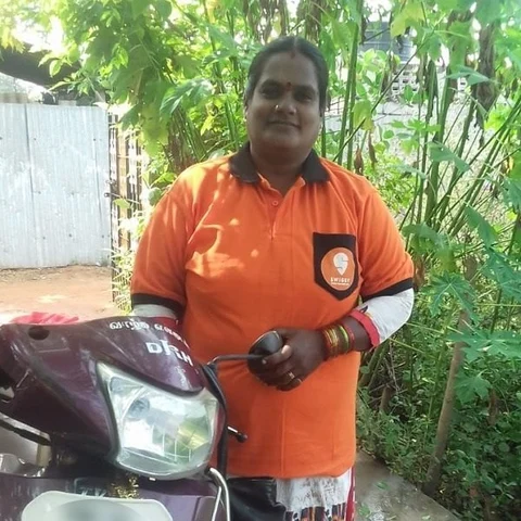 `ரோட்டில் ஆரஞ்சு டிரஸ்ஸைப் பார்த்தாலே ஓடிவந்து உதவுவாங்க’- ஸ்விக்கி பாய்ஸ் குறித்து நெகிழும் முதல் டெலிவரி பெண்