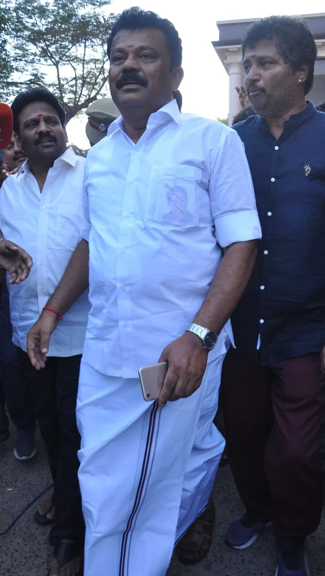 பாலகிருஷ்ணா ரெட்டியின் ராஜினாமா ஏற்பு! - அமைச்சர் செங்கோட்டையனுக்குக் கூடுதல் பொறுப்பு