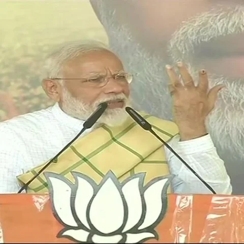 `எனது அழைப்பை ஏற்கவில்லை; புயலை வைத்து அரசியல் செய்கிறார்!' - மம்தாவை சாடும் மோடி