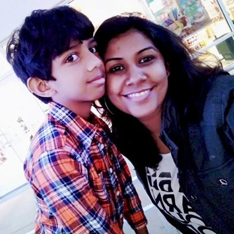 "லஞ்ச் பாக்ஸ் பிசினஸில் 1000 குழந்தைகளுக்கு நல்ல உணவு... 45 பேருக்கு வேலை!’’ - நெகிழும் கிருபா தேவி