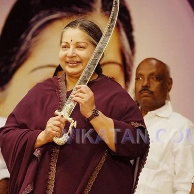 சத்துணவுத் திட்டம் முதல் செயின்ட் ஜார்ஜ் கோட்டை வரை... ஜெயலலிதாவின் அரசியல் பயணம்!